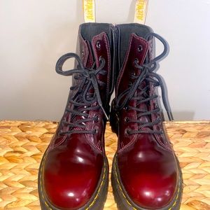 DR. MARTENS